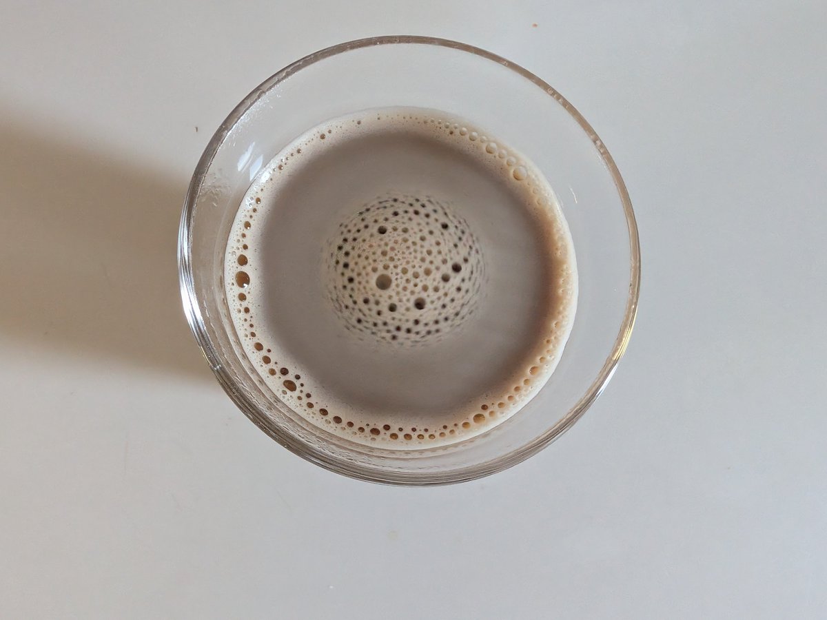 Nora_Ookami's tweet photo. ラオス土産にいただいた、Dao COFFEE ESPRESSO ３in１。
優しく、深い味わいで、しみじみと美味しい。 https://t.co/W4HuScYeJo