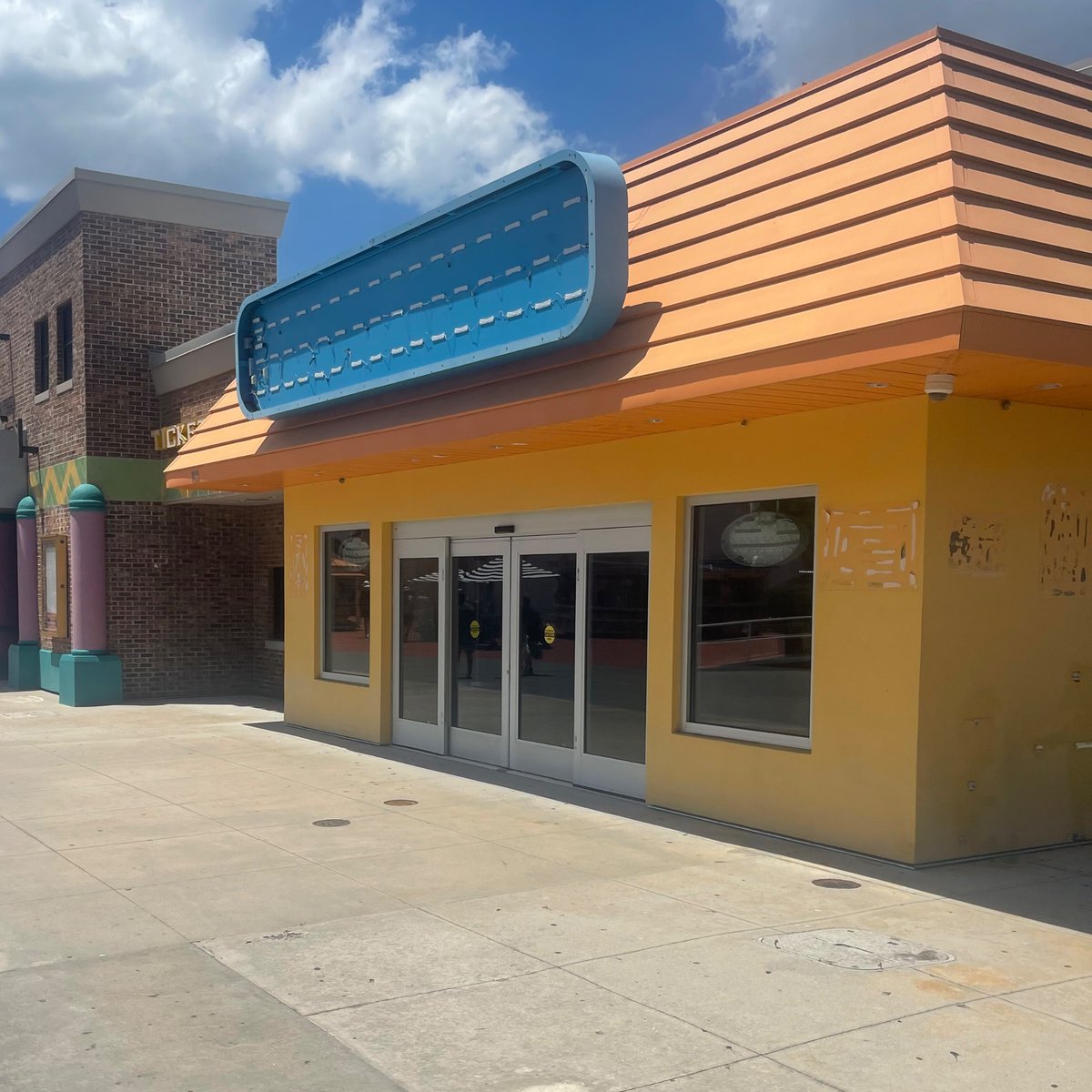 SomethingDebbie's tweet photo. There was a permanent location in Myrtle beach but when I went last year it was completely abandoned.

God has abandoned us. https://t.co/OddOZW3qYt