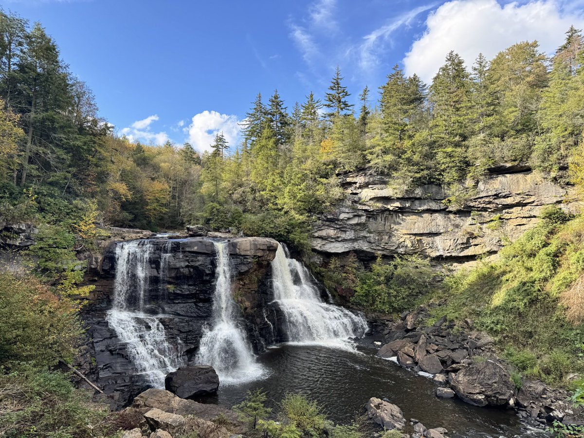304to956's tweet photo. Beautiful Blackwater Falls. @WVtourism #almostheavenwestvirginia #wildandwonderful https://t.co/53fnHEy83a