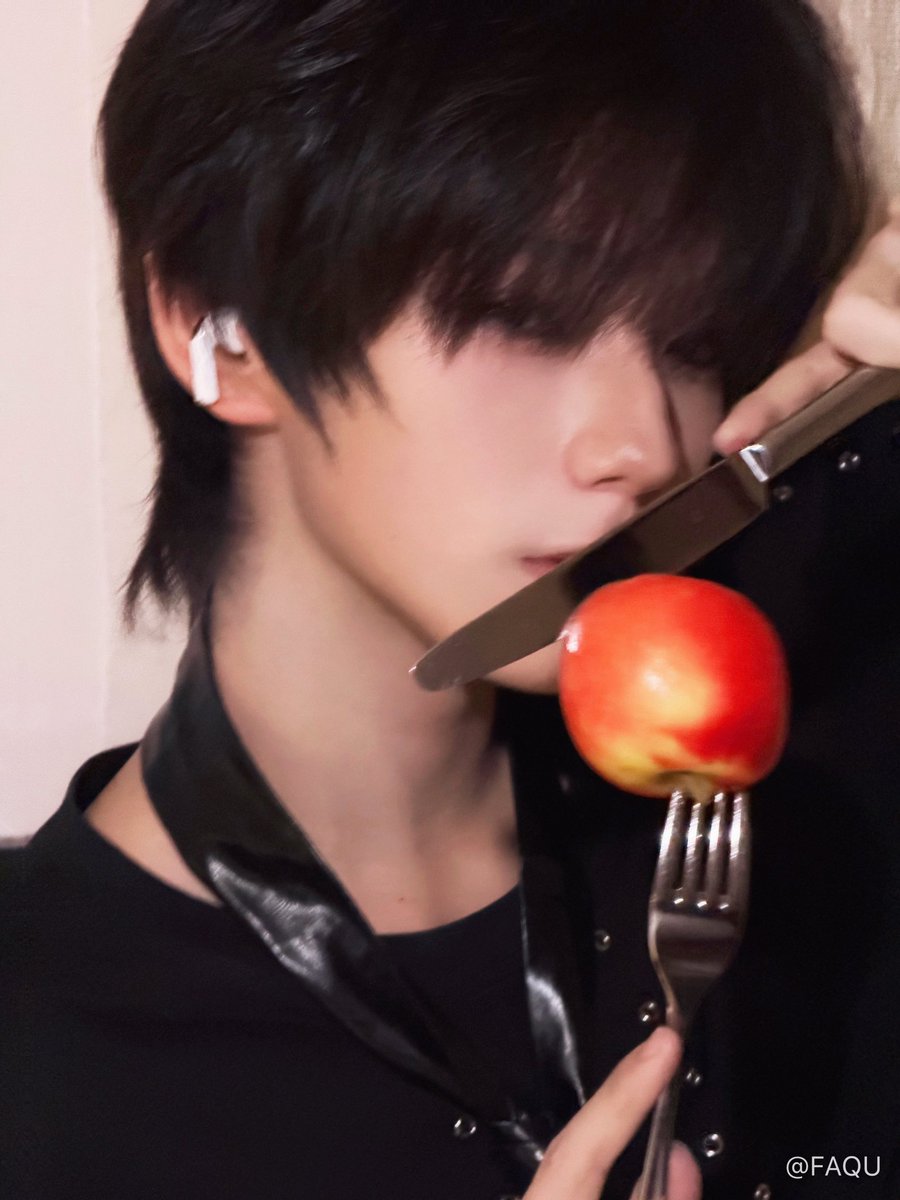 蘋婆酥油鶏 tweet media