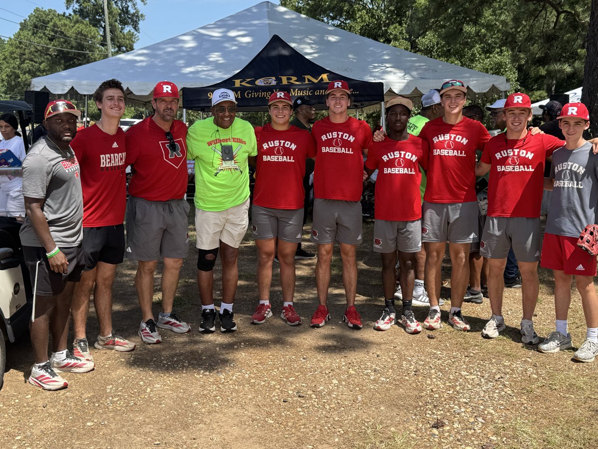 RustonBaseball's tweet photo. So grateful to be able seRve on the GOATs Team today……Coach Ellis still commands excellence from his coaches , volunteers , campers and parents! Great time at his annual Youth Baseball camp for our players and coaches. @GramSt_Bsb @Davin_Pierre #GramFam #BigRuston #seRve27 https://t.co/8KbPnhcFkq