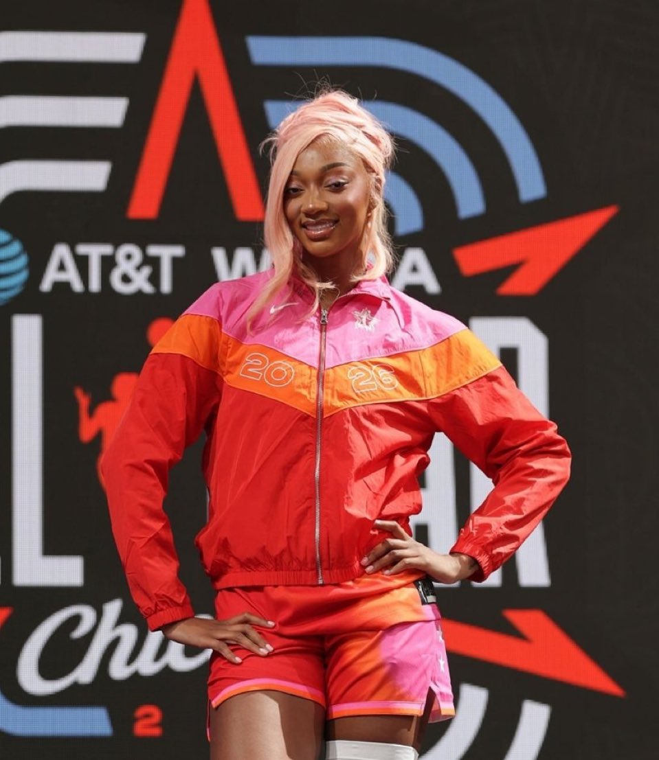 moooopal's tweet photo. 3x all star 💖 https://t.co/LbowFU1uVD