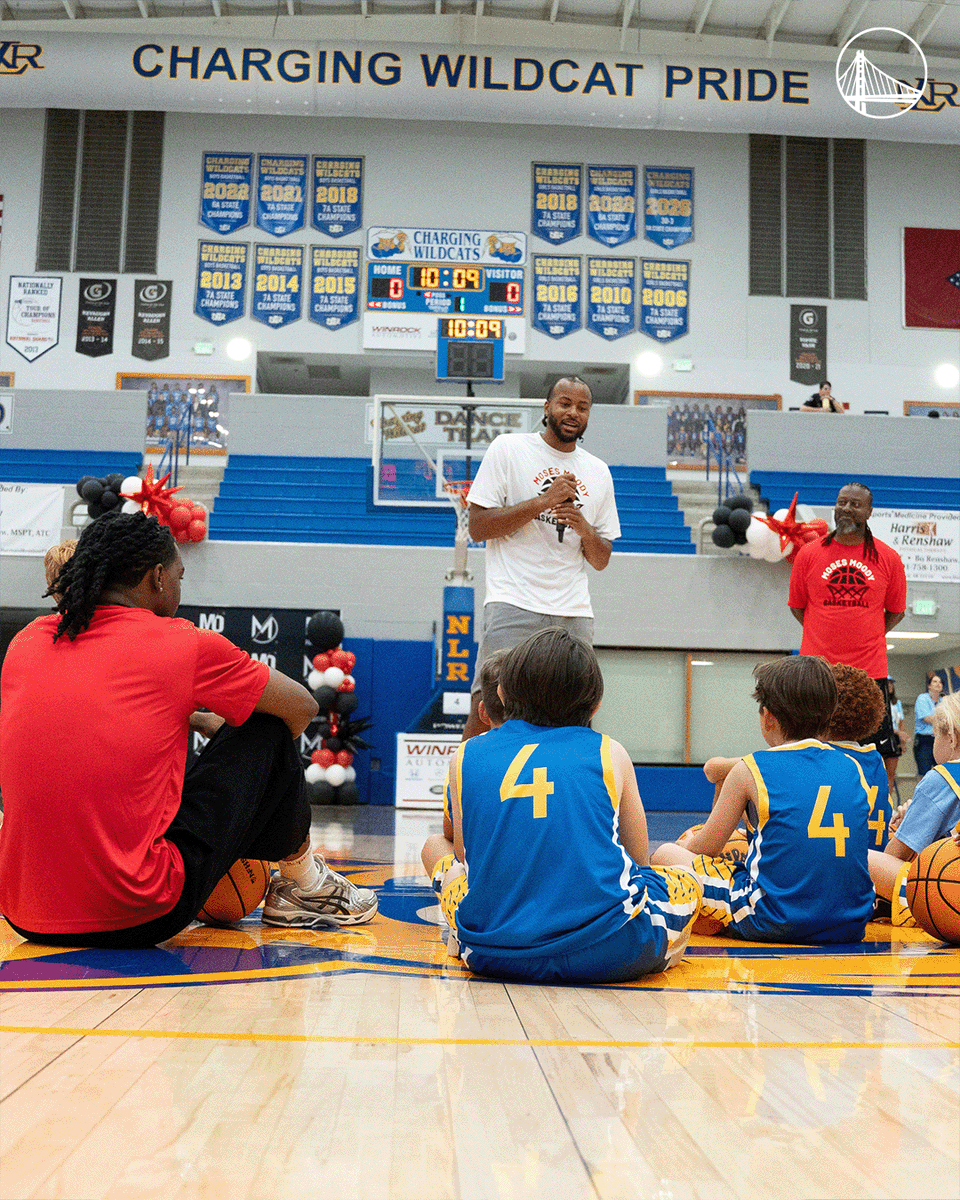 warriors's tweet photo. Just a kid from Arkansas 💙💛 https://t.co/ycCIbwsscE