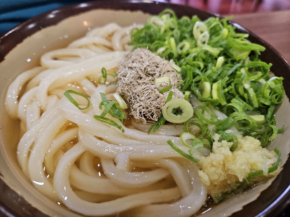 mugu215's tweet photo. さぬき市　さぬきうどん処 麺でぃ～
山芋温玉ぶっかけうどん冷小🍜
とり天🐔
とろろ昆布うどん冷大🍜(娘)
とり天🐔
#さぬきうどん処麺でぃ～
#ヤグタウン
#讃岐うどん https://t.co/U62f1TFJhe