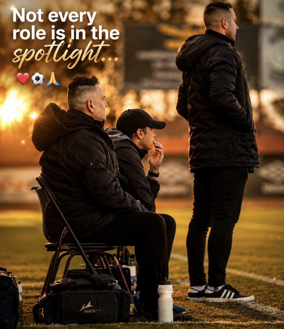 JohnieMarkov's tweet photo. Not every role is in the Spotlight… Some are Simply, being ready when Needed!
❤️⚽️🙏🏻

#ReadyWhenNeeded
#TheBeautifulGame
#SportsMedicine
#DrJohnieMarkov https://t.co/a3lo9nzXNV