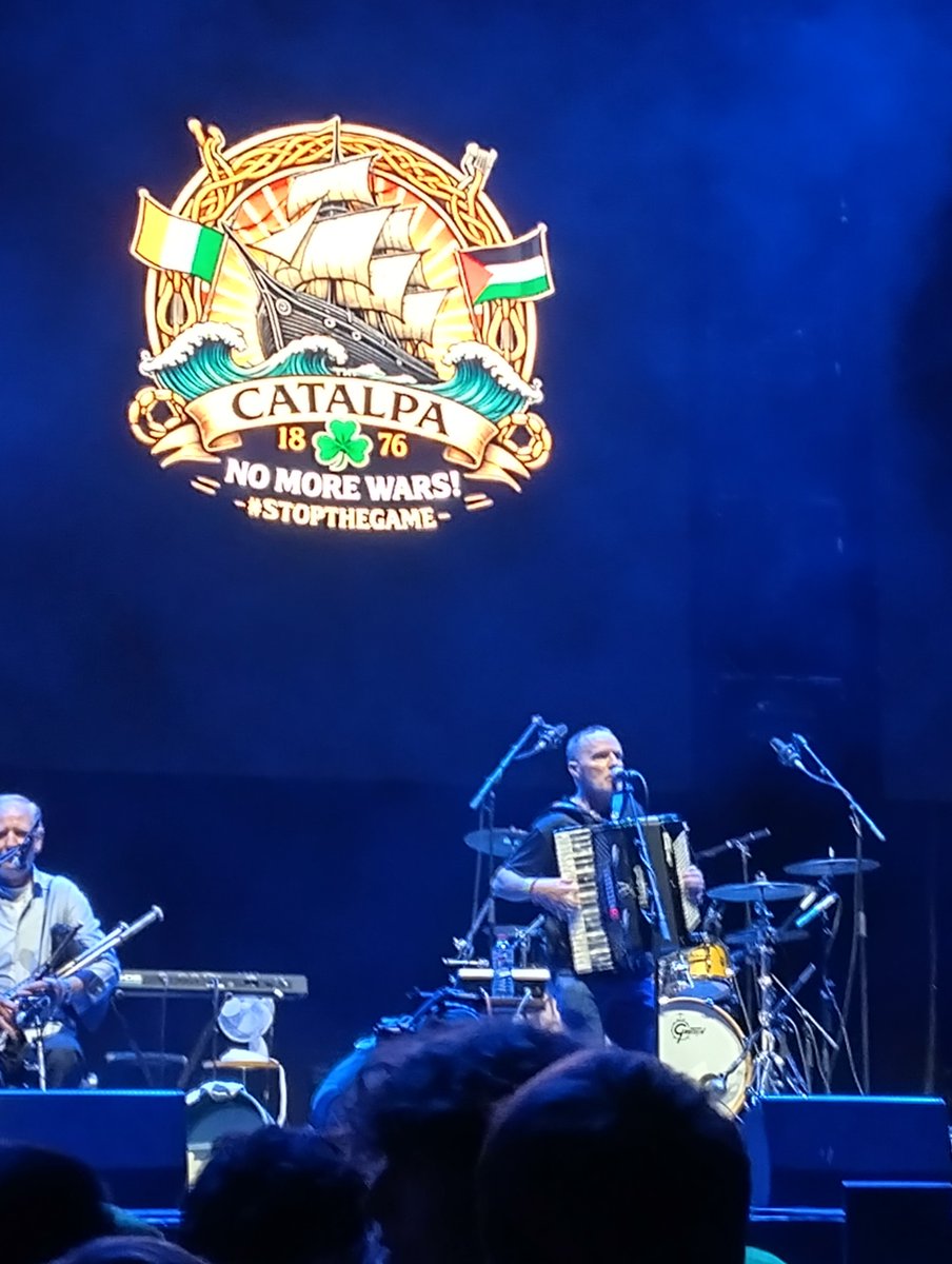 MarkJCutter's tweet photo. I had an amazing time at The Wolfe Tones concert. The concert itself began with the supporting acts, starting with Catalpa. https://t.co/3aAO3dSD1L