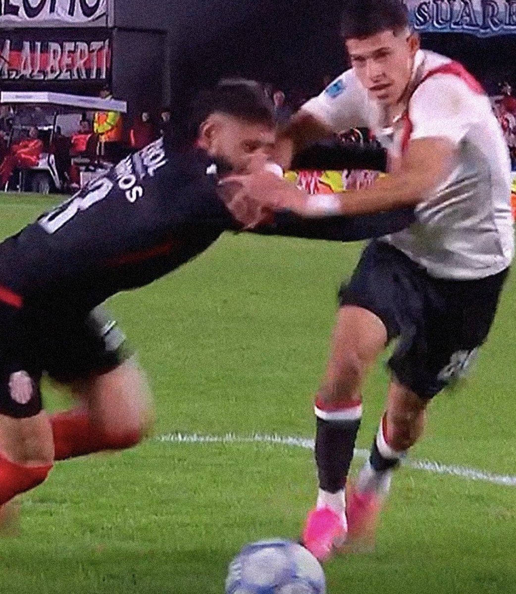 RIVERIZAD0's tweet photo. No fue ni revisada, insolito!

La chiqui liga es un desasssstre https://t.co/BDJaKWGNPO