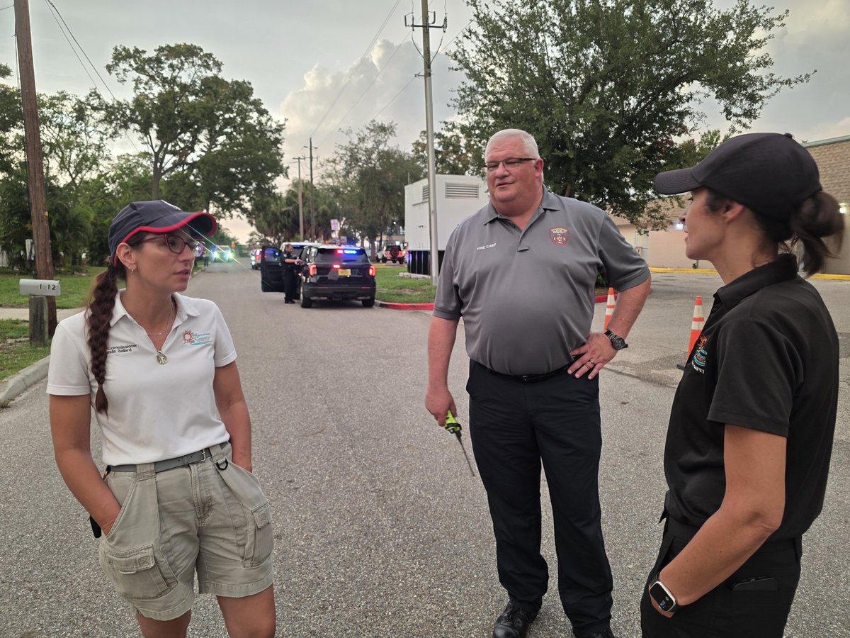 ManateeGov's tweet photo. Manatee County Public Safety and Emergency Medical Services (EMS), in coordination with the Bradenton Fire Department, City of Bradenton and regional partners, are assisting with the evacuation and relocation of approximately 157 residents from Aviata at Bradenton Villas following a significant structural collapse at the facility.

Transportation and alternate accommodations are being arranged for affected residents. Due to the number of individuals requiring relocation, regional partners in Hillsborough and Pinellas counties are providing additional transportation resources, including ambulances and accessible transit vehicles.

“Our priority is making sure every resident is safely relocated and cared for during what is undoubtedly a difficult and disruptive situation,” said Manatee County Commissioner Amanda Ballard. “I’m grateful to our Public Safety team, Bradenton Fire Department and our regional partners for stepping up quickly to help these residents and their families.”

At this time, no injuries have been reported. Public safety personnel and facility representatives continue to coordinate the relocation process.
Additional information will be provided as it becomes available.