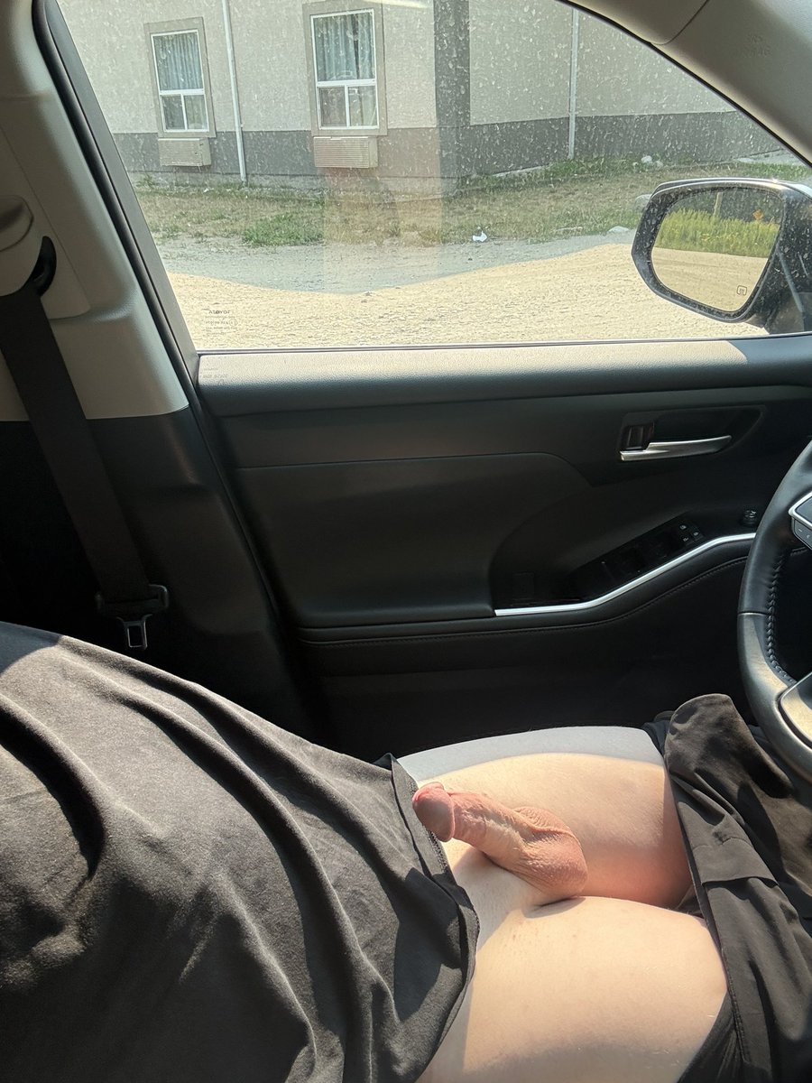 its_Dariusx's tweet photo. Golden hour in the car 🤩 https://t.co/pDFwp13ClT
