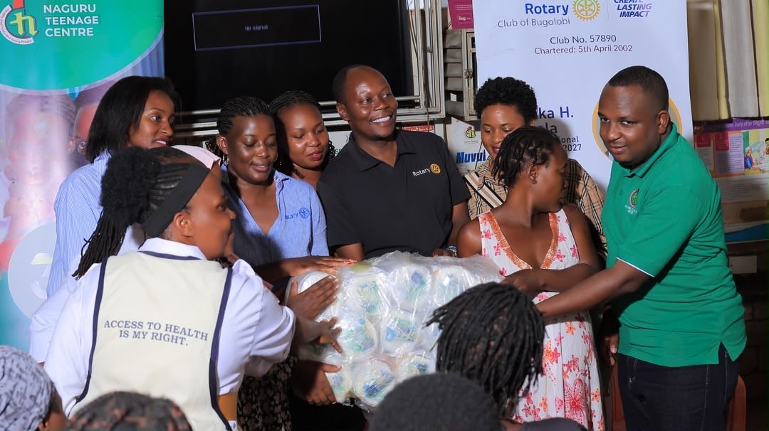 Rotary_Bugolobi's tweet photo. The Rotary Club of Bugolobi donated Mama Kits at Kiswa Health Centre KCCA, Kataza - Bugolobi to support safer deliveries and maternal health.

Thank you to our members, partners, and health workers for advancing Service Above Self.
#RotaryClubOfBugolobi #MaternalAndChildCare https://t.co/MiZncfIK3h