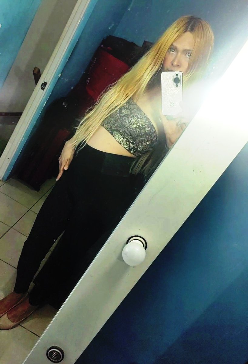 Montserratmir04's tweet photo. Hola chicuelos 😘 #trany #chicatrans #transgirl #shameless #transMonterrey https://t.co/0wGap1bSiC