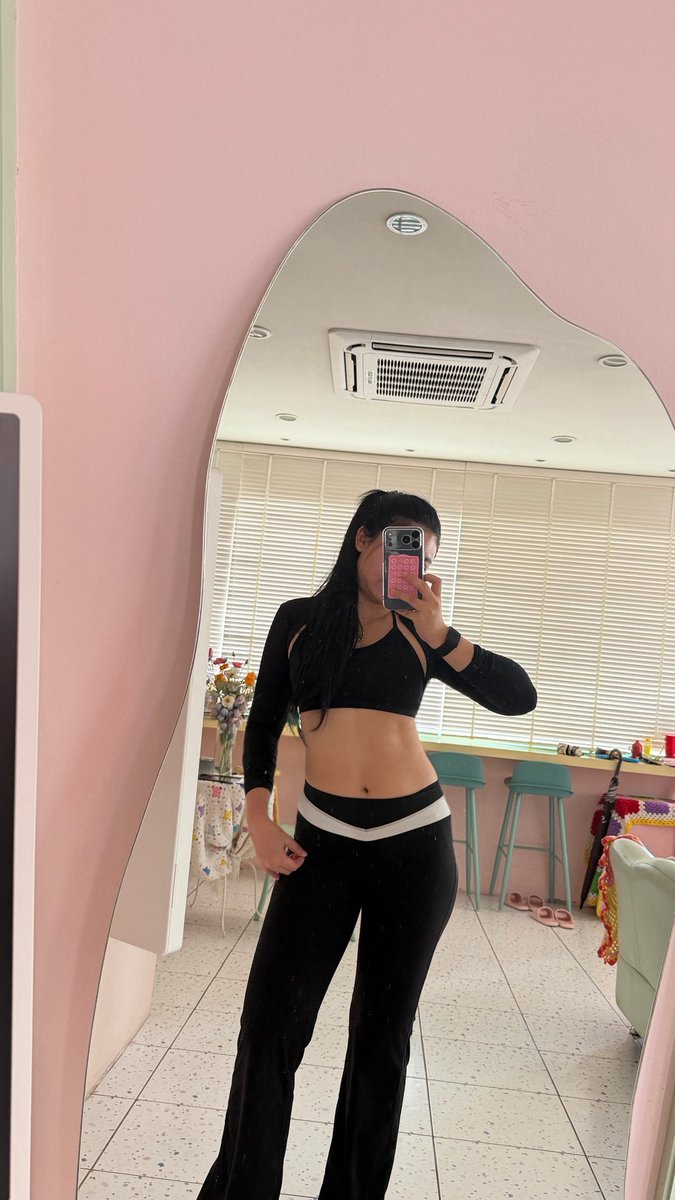 justjanechanya's tweet photo. เวทหนักไม่คุมอะไรเลยกินชาเย็นทุกวันกล้ามเนื้อ40% fat 28ไม่ลีนไม่ใกล้เคียงคำว่าลีนมันล่ำแฟตเทรนเนอร์บ่นประจำแต่กินก็ความสุขเลยขอเวทและล่ำดีกว่าไม่แข็งแรงสะสมกล้ามเนื้อไว้ในวันไหนไม่ได้เวทเตาเผายังทำงานได้เองต่อยิ่งถ้าไปเกาหลีเดิน20,000ก้าวกลับมาไขมันลดลงไป1-2%ตลอดทั้งๆที่ไม่ได้ออกกำลังกายเลย