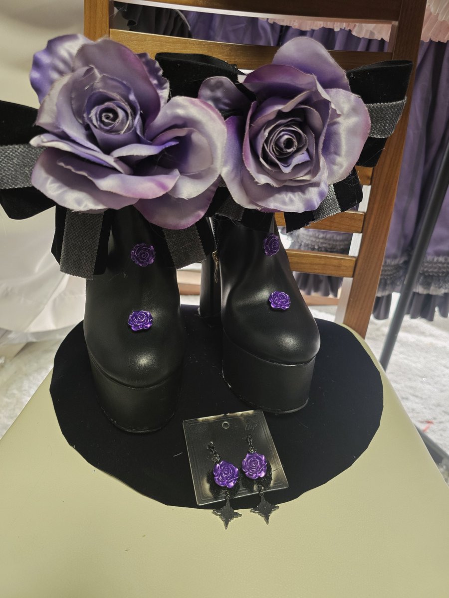 hummel827's tweet photo. 柘榴シロちゃんの衣装完成しました
今日はこの衣装でワンフェスに参加したす
当初想定してたボリュームよりだいぶ大きくなってしまった😂
けどスカートの裏地の見え具合からするとこれで良かったはず
スカートの裏地はセミオーダーしてみました最近のプリント生地は発送まで早いね https://t.co/S54LKMUg88