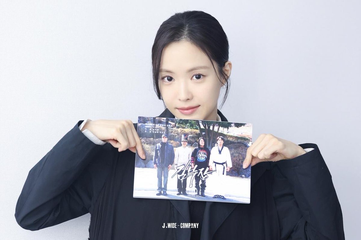 ginkgonut210's tweet photo. 손나은, “상아로 열심히 뛰어다닌 만큼 성장”…‘김부장’ 첫 액션 도전 마무리 #손나은 

“처음 도전한 장르와 캐릭터가 ‘김부장’의 상아였다는 게 참 감사하고 행복했다. 상아로 살아가며 열심히 뛰어다닌 시간만큼 저 역시 한 걸음 더 성장할 수 있었던 소중한 시간이었다”

https://t.co/FJj1zMiJL2 https://t.co/RaUme3XjW6