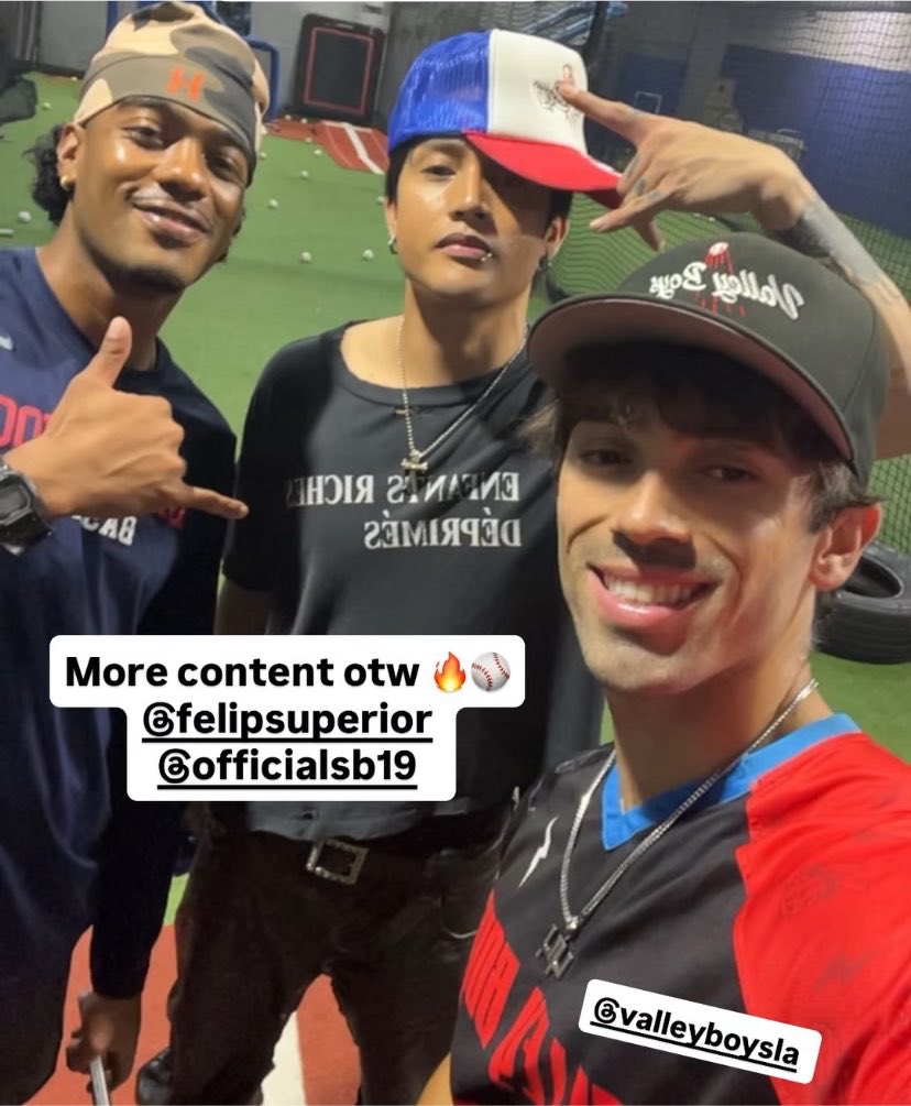 keunaeverse's tweet photo. LFGOOO MAH BOIIII 😎🇵🇭 SHOW ‘EM WHAT U GOT, KEN!!! ⚾️

📸 stephenknez 

D-5 SB19 LOLLAPALOOZA STAGE
#SB19 #SB19at100Thieves #SB19_KEN https://t.co/tKj67hbkpW