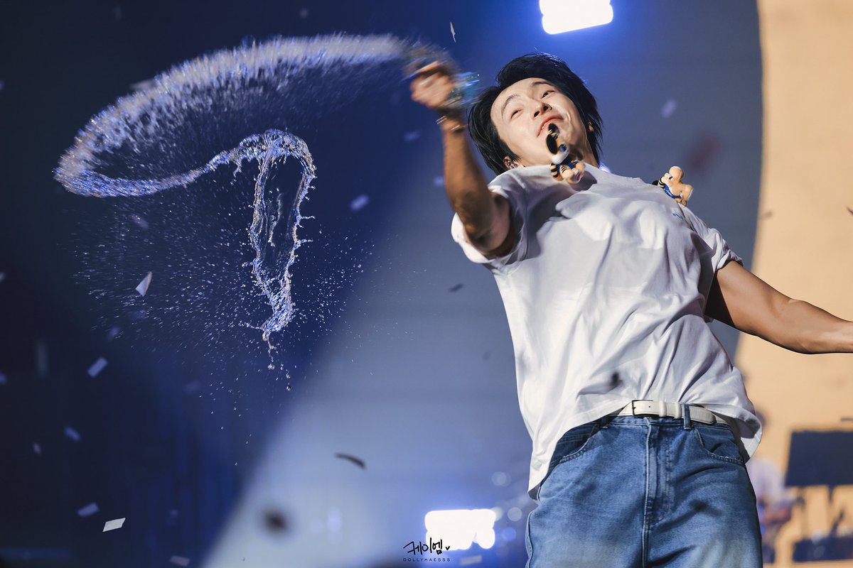 dollyhaesss's tweet photo. 𝑯𝑬𝑳𝑷 💦

2026.07.25 - [ALIVE] in KAOHSIUNG

#동해 #DONGHAE 
#슈퍼주니어 #SUPERJUNIOR https://t.co/9hzvw2ZQ2k