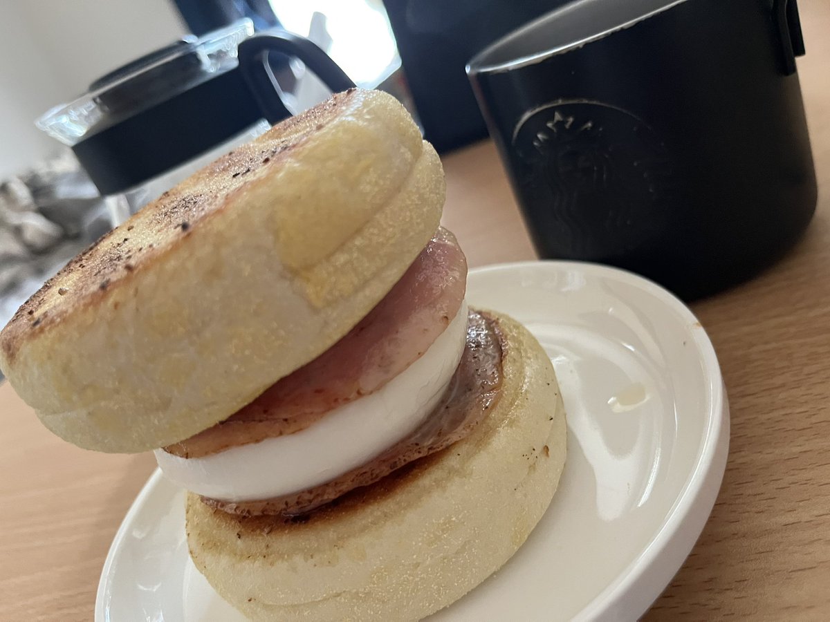 W_akabarezako's tweet photo. 昨日の飯に今日の朝 https://t.co/QopdAfNrqG