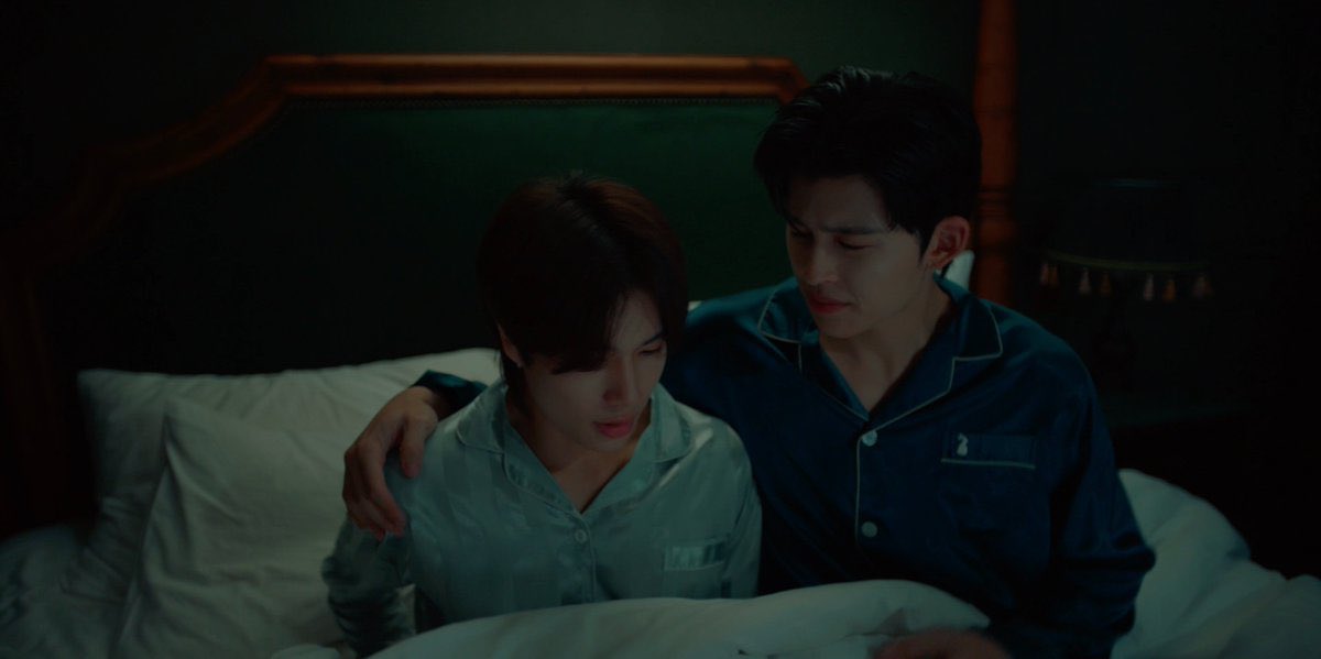 doublepjourney_'s tweet photo. เช้านี้เล่นมุกนอนกอดไม่ไหว แอบซึมไม่หายเลยคับ 🥹😭

#PeachAndMeSeriesEP3 https://t.co/mUnvlkfqkK