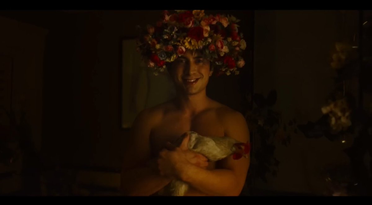 zone_hw2001's tweet photo. Thank you jettherooster, love the winok on Henry💐
 “The flower arrangement Hudson aka Henry wears is a traditional Ukrainian winok, worn by young girls and unmarried women. It is linked to the sun worship and is meant to protect the wearer from all evil. 
Winok is also used for fortune telling during the Midsummer night. Women place it in a stream or a river, and the unmarried men pick them from the water. Whoever picks your winok is your future husband. ”
(cr: jettherooster on threads)