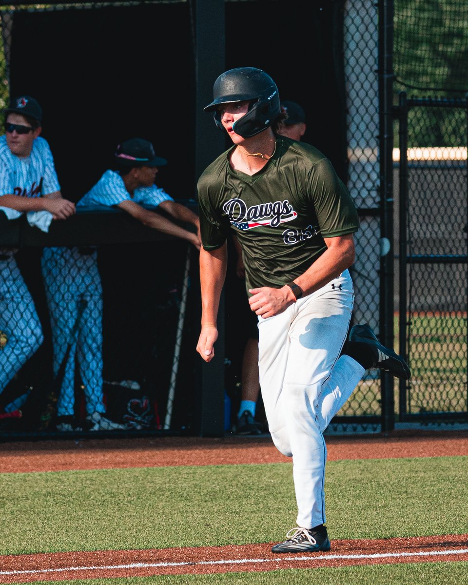 PBTKansasCity's tweet photo. 16U bracket check-in 📸

US Nats Scout KC, AASA A's, Quad State Kings, Dawgs - Tweten, and 4D Train (Marcum) move on ‼️

@pbtourney || #PBKCWorldSeries https://t.co/TLw2meDzWR