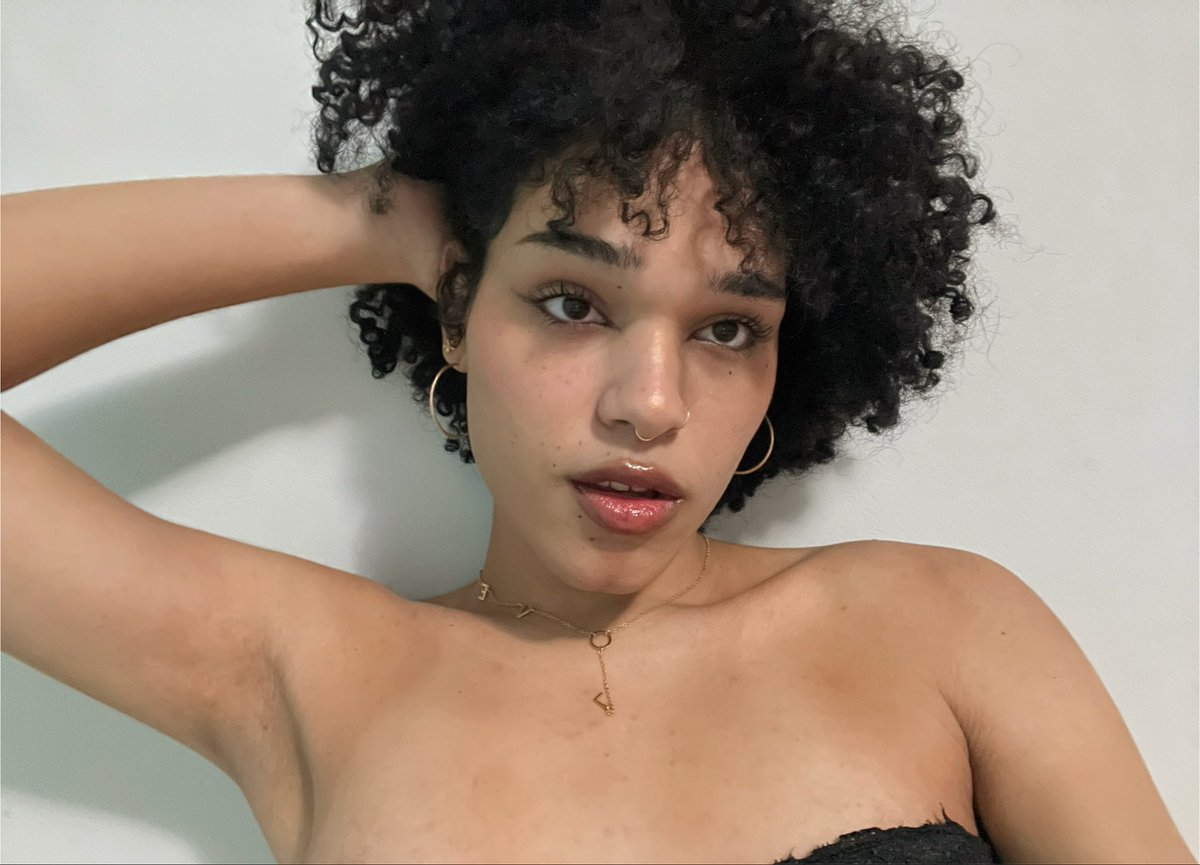 Gabi so in love tweet media