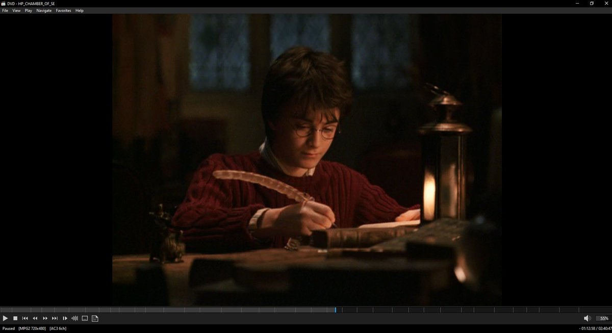 jasonqqz's tweet photo. He puesto una película de Harry Potter que tenía guardada en la disquera para probar a ver si seguía funcionando y cuando le di a play estaba a 480p y en 4:3, se nota que era una copia de las primeras versiones y sorprendentemente no se ve tan mal. https://t.co/aDKgLq3C9m