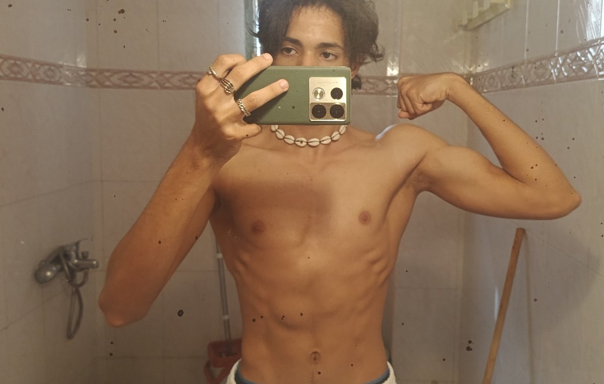 Johanbas324851's tweet photo. Im just a boy 🎀 https://t.co/Hz7uW5vU3n
