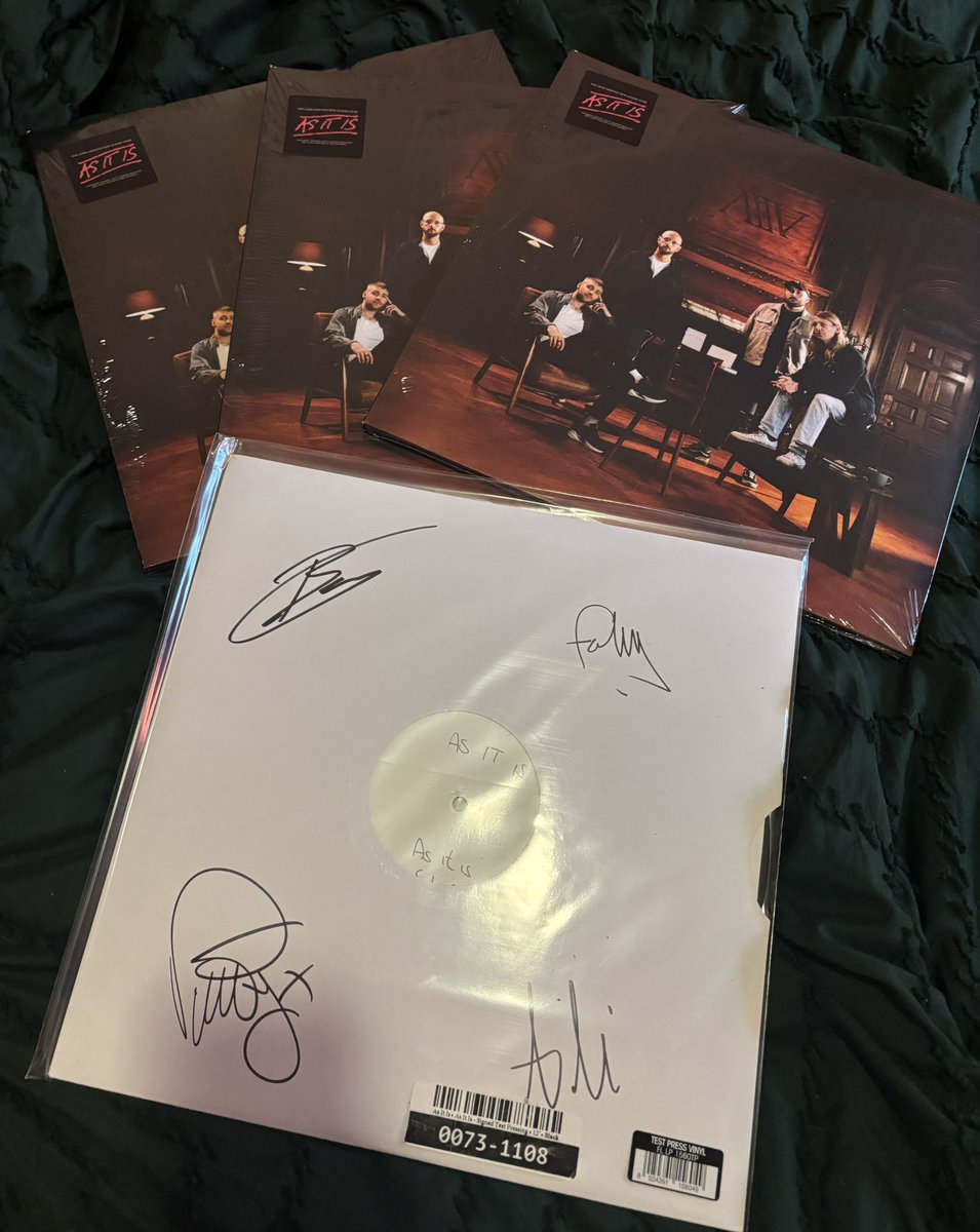 InMyEmptyHouse's tweet photo. I was gone all week but came home to 3 out of 4 of my @ASITISofficial pre-orders in my mailbox and I’m screaming because I’m so excited 🙏🏼🖤

If you’re not obsessed with this record yet, stop sleeping on it, I beg of you

(p.s. record photo tax in the comments) https://t.co/BZ86pyTpQx