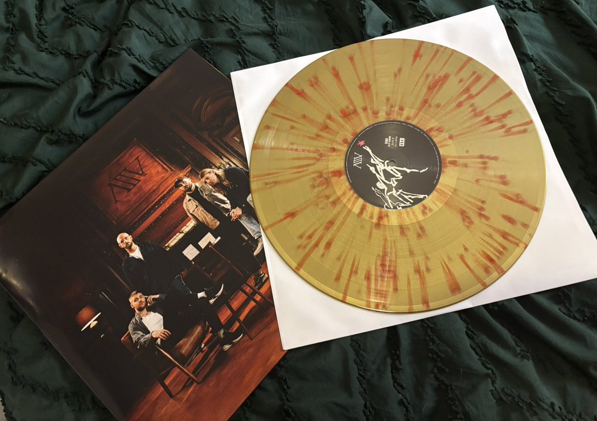 InMyEmptyHouse's tweet photo. They’re so pretty I’m so obsessed, I love this album and this band so much wow wow wow, thank you for always being the greatest @ASITISofficial 🖤🖤 https://t.co/SKI79n0KKK
