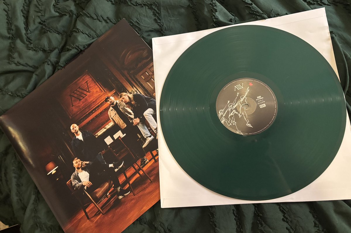 InMyEmptyHouse's tweet photo. They’re so pretty I’m so obsessed, I love this album and this band so much wow wow wow, thank you for always being the greatest @ASITISofficial 🖤🖤 https://t.co/SKI79n0KKK