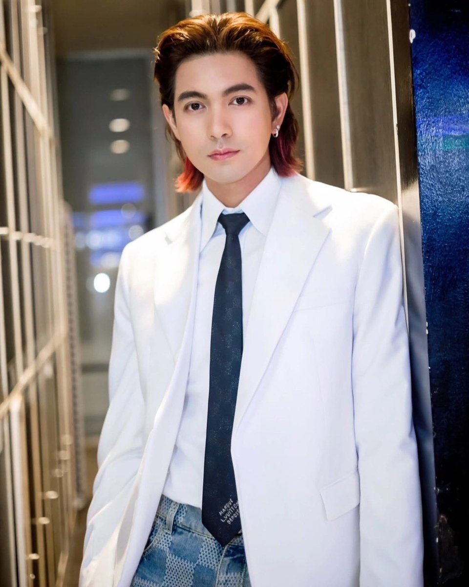 beyondloveU's tweet photo. ถ้าต้องไว้ผมยาวอีก ก็ไม่ติดนะ

#เข้มหัสวีร์  🖤 https://t.co/hFMSxWZVKu