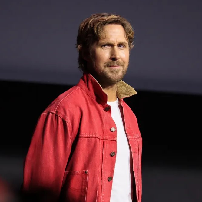 Thai_SuperHero's tweet photo. ในที่สุดก็เกิดขึ้น Ryan Gosling จะมารับบท Ghost Rider ในจักรวาล MCU

Kevin Feige บอกว่า Ryan เป็นคนติดต่อเข้ามาเพื่อเสนอตัวรับบทนี้ด้วยตัวเองโดยบอกว่า "เขาเป็นแฟนตัวยงของหนังสือการ์ตูน เขามาหาเราด้วยวิสัยทัศน์ที่เฉพาะเจาะจงซึ่งอิงจากหนังสือการ์ตูนบางเรื่องโดยเฉพาะ"

หนังกำกับโดย Shawn Levy จาก Deadpool & Wolverine ซึ่งตอนนี้ Shawn และ Ryan กำลังมีผลงานร่วมกันใน Star Wars: Starfighter