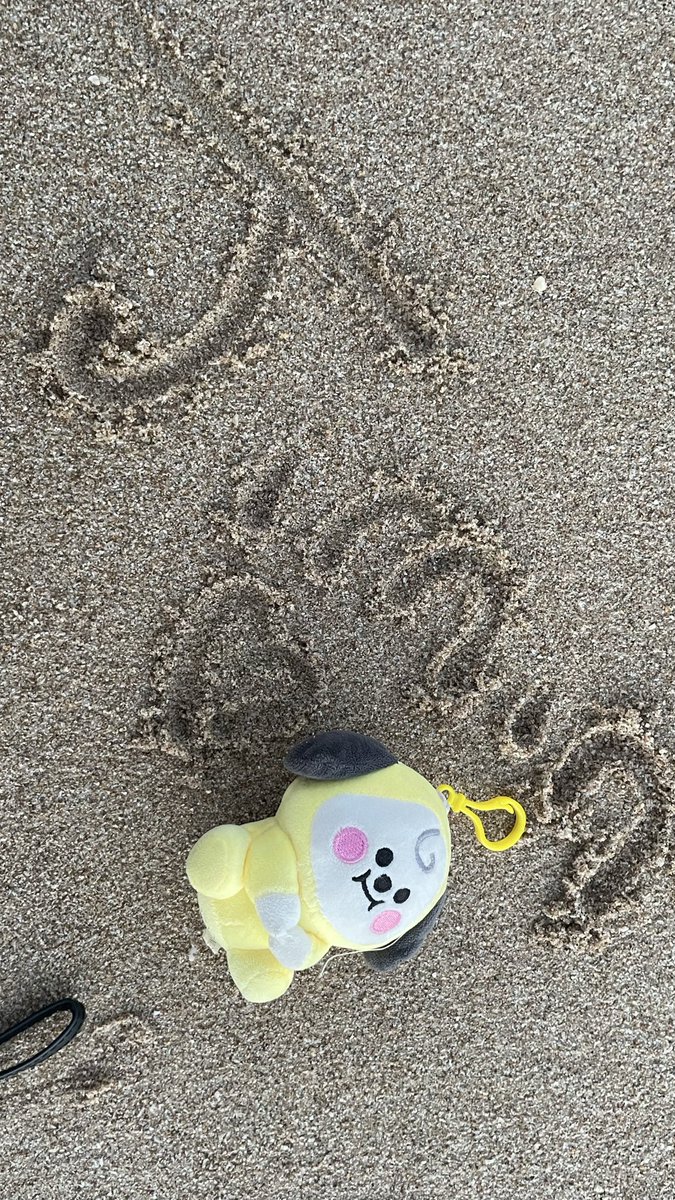 Jy_min0's tweet photo. Se me olvidó llevar mis photocards de jk y mimin 😓 https://t.co/UvlvZXBMEE