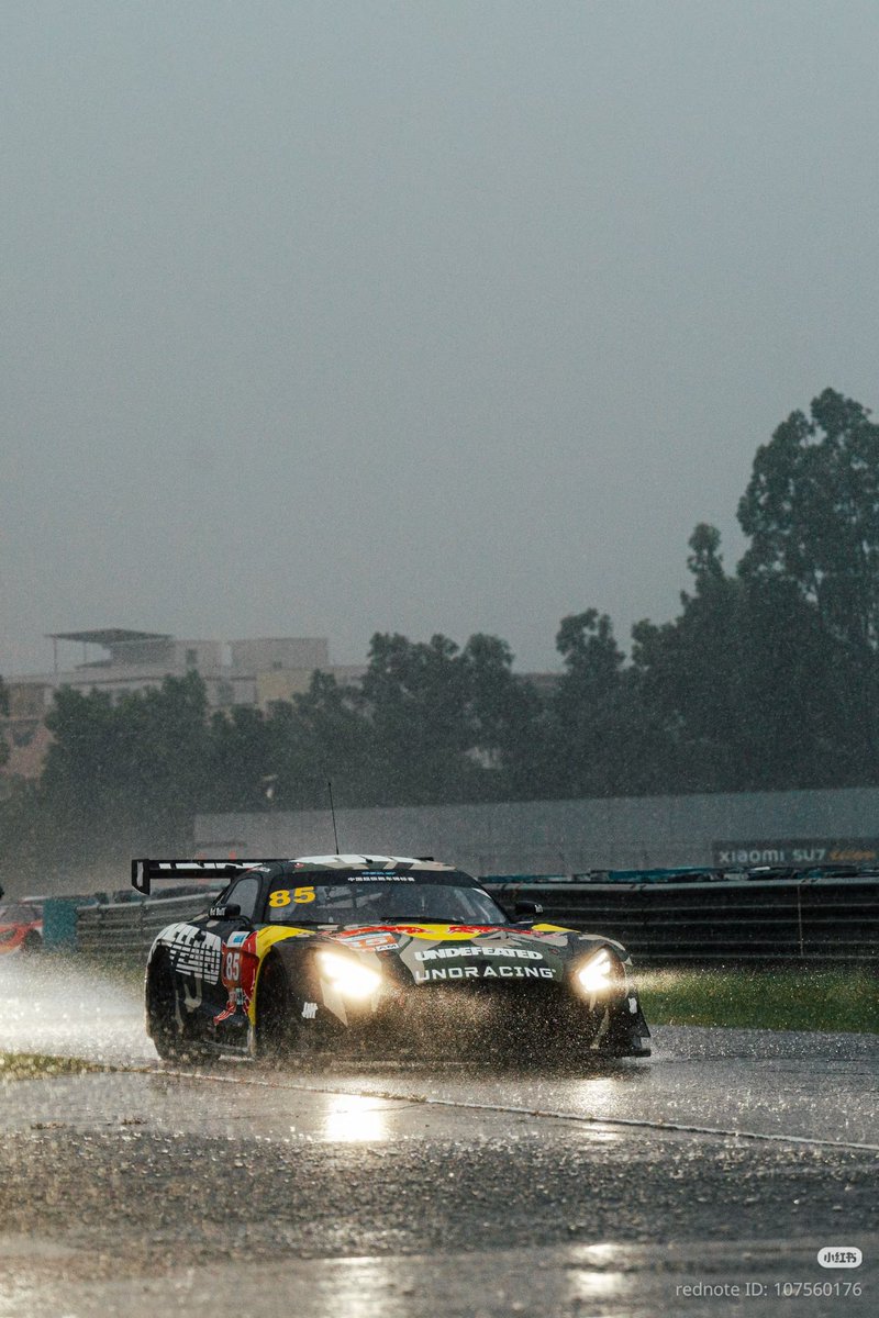 withdy_s75's tweet photo. 85 กลางฝนคือสวยจัดด ตาแตกมากก แต่วันนี้อย่าตกจะดีกว่า แงงงงง https://t.co/iayqRQrA8k