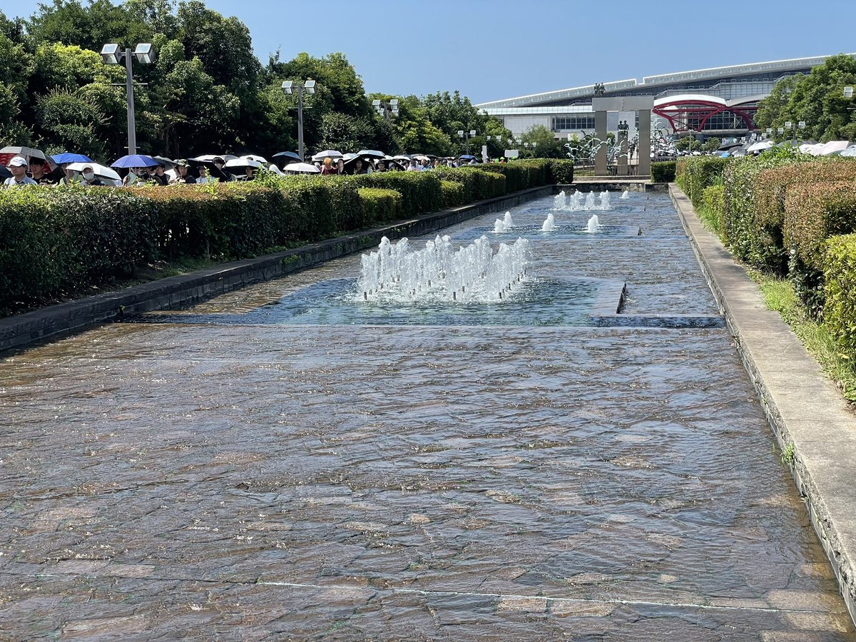 macky_2019's tweet photo. ワンフェス　向かってます　噴水涼しい https://t.co/snNkyCOfgm