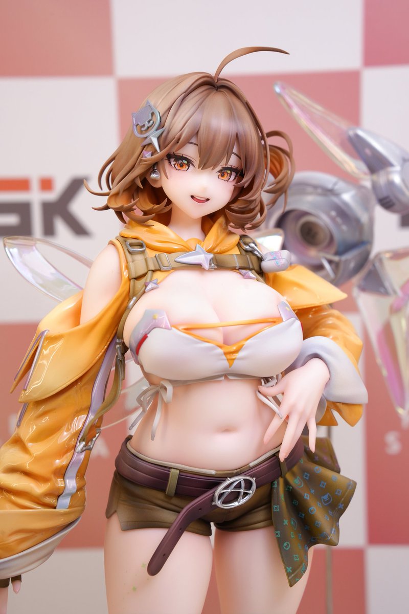 Hobbysakura's tweet photo. ✨HSK出展情報✨
✦#NIKKE × Hobby Sakura✦

7月26日開催のワンフェスにて
好評配信中の人気スマホゲーム『勝利の女神：NIKKE』より、

◤アニス：スター◢
1/7スケールフィギュアの彩色見本を初公開いたします！

アニスの眩しい笑顔と華やかなステージ衣装を、ぜひ会場でご覧ください！

🔻場所🔻
📍幕張メッセ 国際展示場
【8-02】 あみあみホビーキャンプ

お越しの際はぜひお立ち寄りください✨

#WF2026S