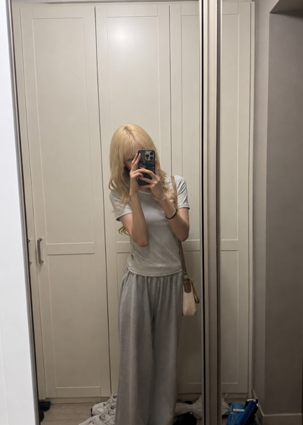 lac1wUP's tweet photo. ギャルと交尾どう？今日なら生でもok https://t.co/KCImEH2GUm