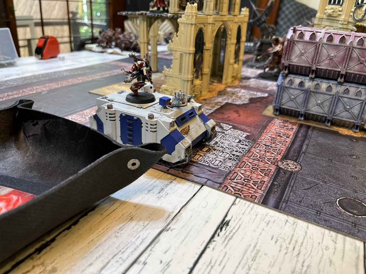 jackal_ikeda's tweet photo. 特殊状況が夜間戦闘なので、間接射撃の大砲が制限されるが、ターミネーターの縦深攻撃の妨害の為に移動できず、しばらく役立たず。
至近距離での攻防が続くが、ブルグリ���が中央で持ち堪え、救援の騎���隊が間に合い、なんとか撃退し、残りユニット数で勝ち筋が見えないので相手方の投了で勝利。 https://t.co/fYx19tTPox