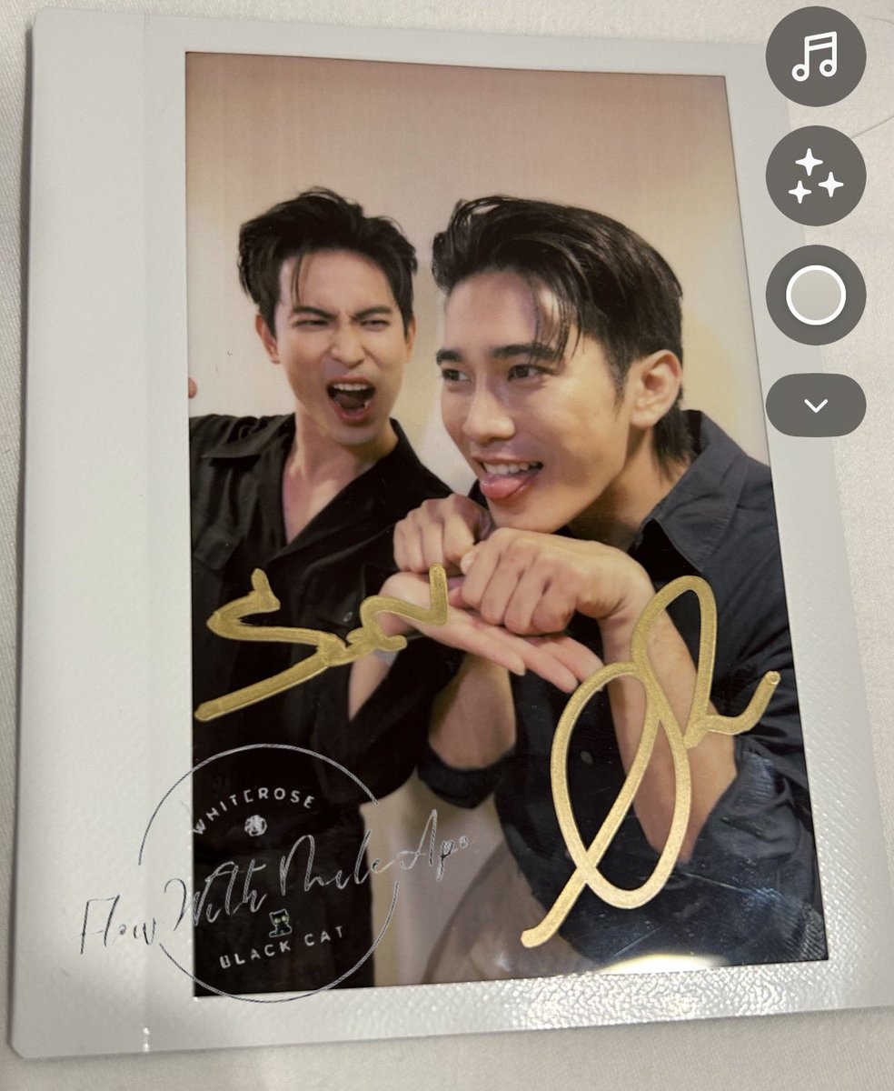flowwithmileapo's tweet photo. WTS
SonEuro signed polaroid
💰2K THB
DM if interested!

ขาย โพลารอยด์ลายเซ็น SonEuro 📸✨
ราคา 2K THB
สนใจทัก DM มาได้เลยครับ! 📩

#ShineHKFancon
#SonEuro #สนยูโร https://t.co/n5vyj95IKS