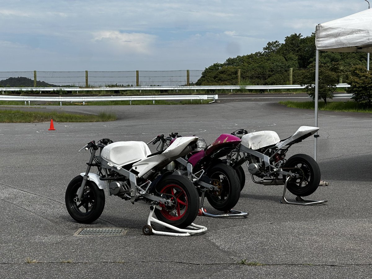 toko2_life's tweet photo. MBL２日目☀️
本日も快晴で気温が高くなりそうです🫠

MBLでは、参加者の方が快適に過ごせるようにクーラー付きの部屋で休めるようになっております✨
暑いので熱中症にならないよう、水分補給・休憩をして本日も頑張りましょう💪 https://t.co/26iy97CbxU