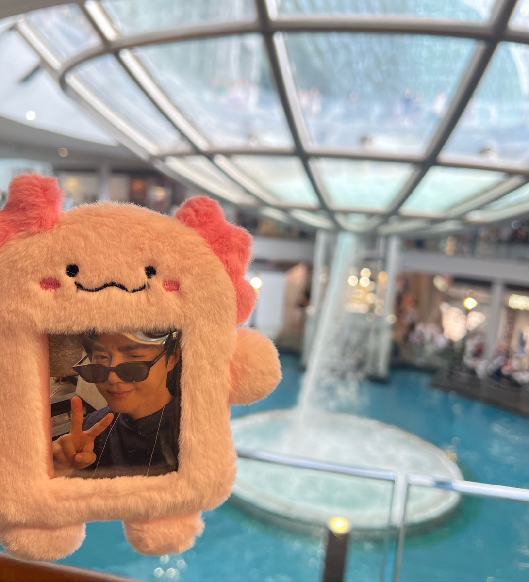 erizenly's tweet photo. We had fun in Singapore! 🇸🇬💘

See you next time~ 👋🏼 https://t.co/CrZksGX8Vb