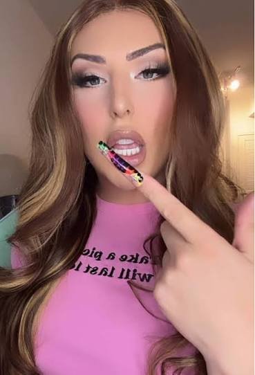 smithbecky7pe's tweet photo. Are trans girl cool if yes dm 😌 https://t.co/saXFWU4mYi
