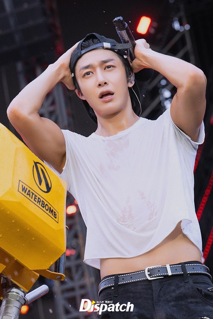 hyungwonspace's tweet photo. hyungwon at 2026 waterbomb seoul - dispatch photos #형원 (1/5) 📷 https://t.co/xTASb84xzL