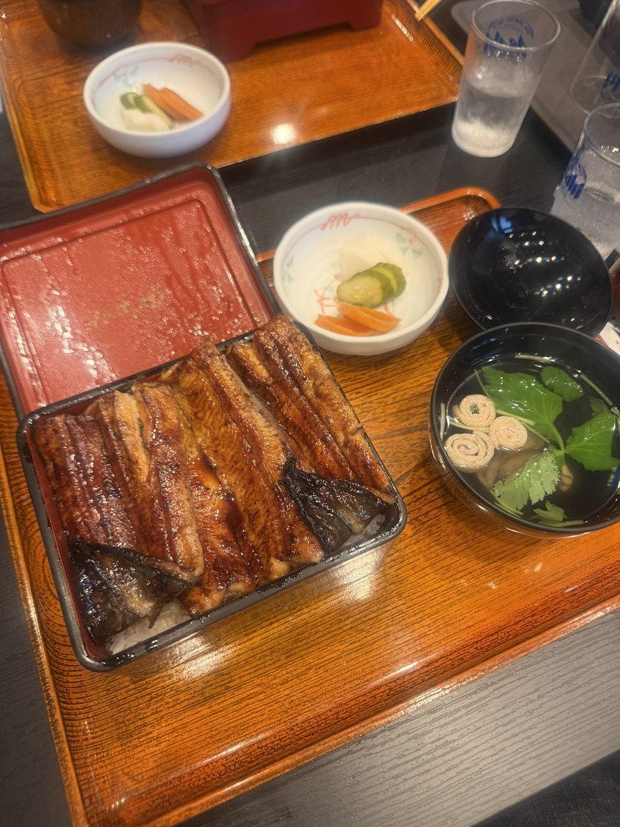 masairo2002's tweet photo. 今日は土用の丑の日
昨日の夜
ひと足お先に頂いて来ました😊
 #土用の丑の日 https://t.co/SJORnAHPQ5