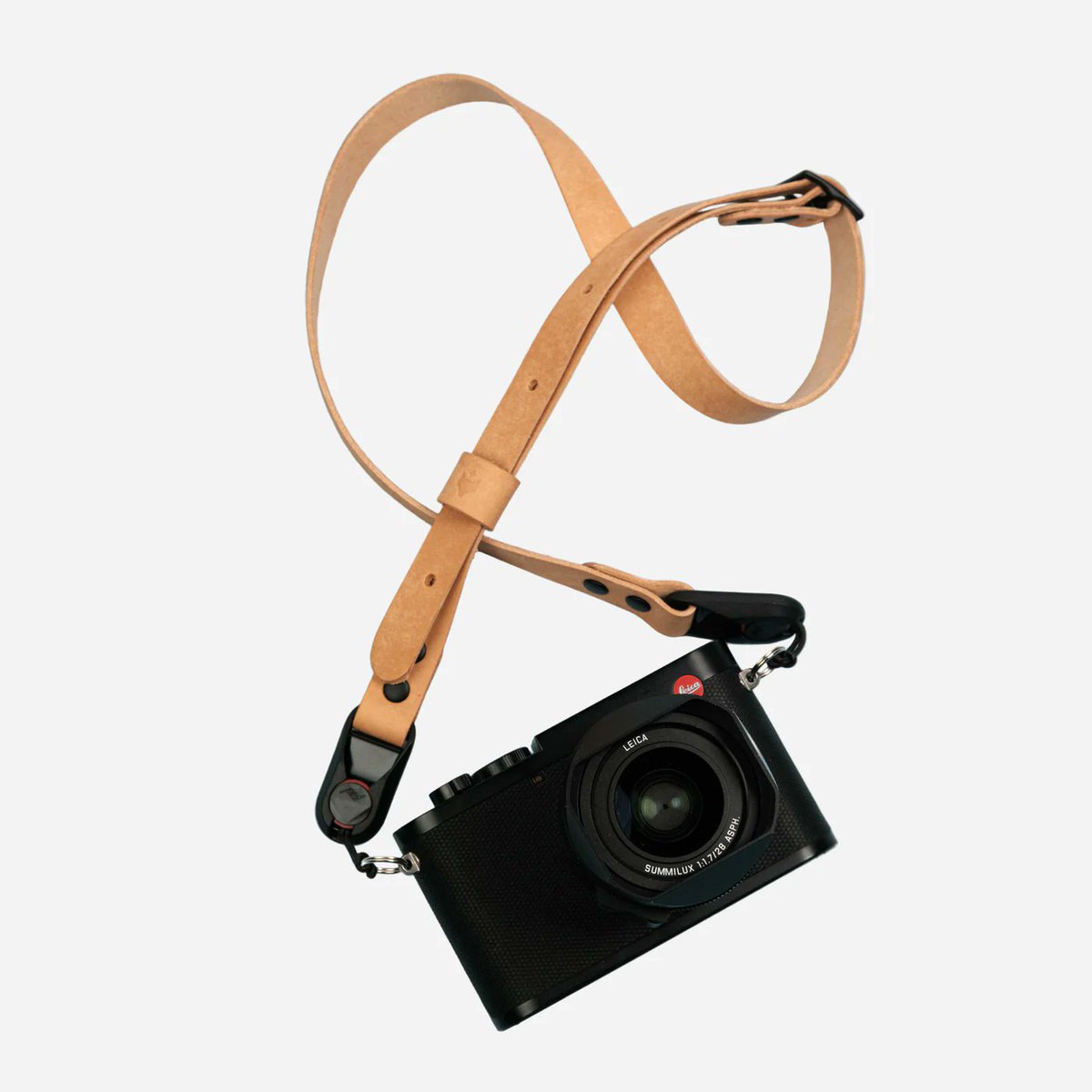 LeicaRumors's tweet photo. Clever Supply straps, bags, and accessories for Leica cameras: https://t.co/9vO49vgKfY https://t.co/kuVHHdKPRl