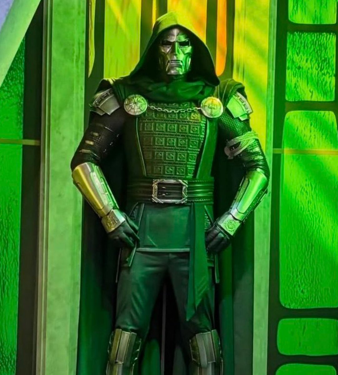DavidPe03894390's tweet photo. I'm sorry but my hype for Avengers Doomsday is now astronomically high. Based on all of these, this will EASILY be one of the greatest fictional villains since Thanos and Darth Vader... https://t.co/cp8Mnv7Gy5
