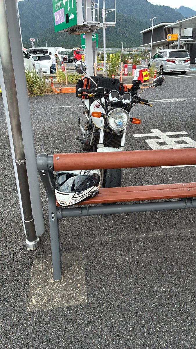 Tak_413's tweet photo. 鈴鹿ふたたび！
走ってるとあんまり暑くないからけっこう余裕ある！ https://t.co/y2IBfyDLnJ