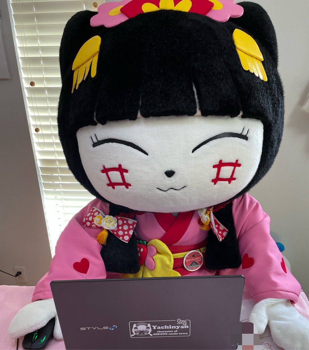 今日も暑いよぉ〜っ☀️ 元気？？やっちは元気ぃ〜😄 セミがジージーゆ