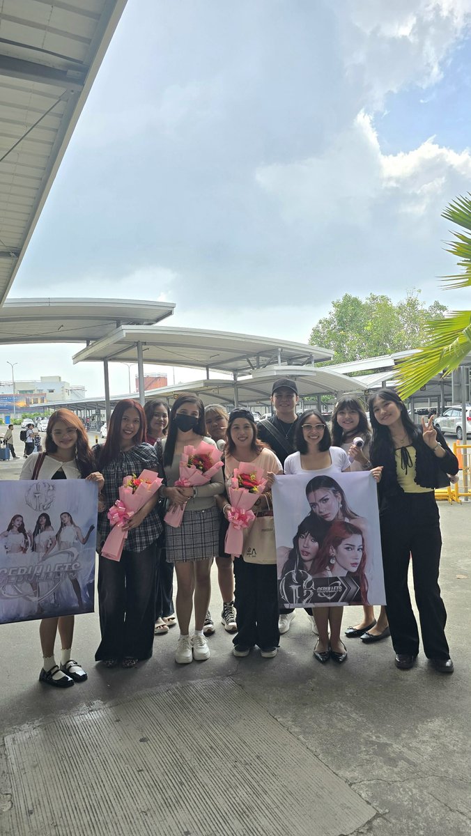 CebulletsPH's tweet photo. Ready and waiting for our girls! ✨ 

Cebullets are here at the airport excited to welcome @G22Official to Cebu! Safe flight, AJ, Jaz, and Alfea! See you in a bit! 🩵

#G22 #Cebullets #G22inCebu https://t.co/2evdIy8mPs