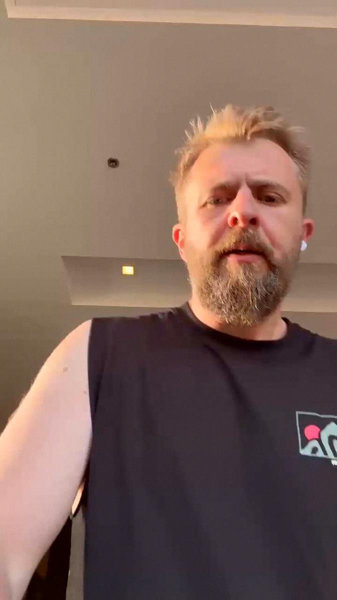 ninalawer's tweet photo. 7am at the gym with some interesting investing thoughts https://t.co/RG1KVefQ3s